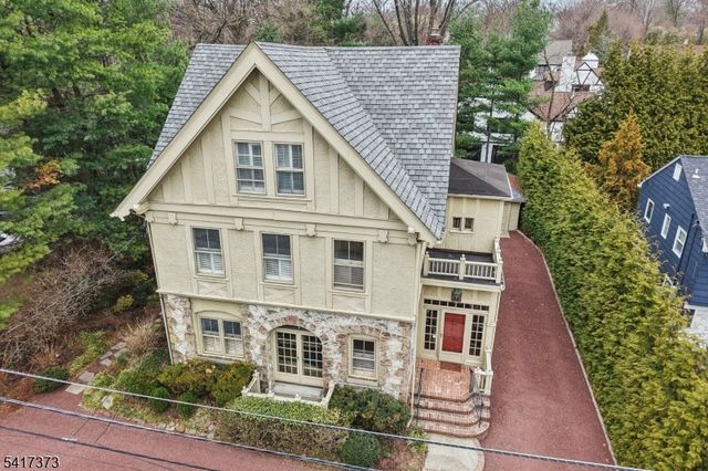 167 Hobart Ave, Millburn Twp., NJ 07078