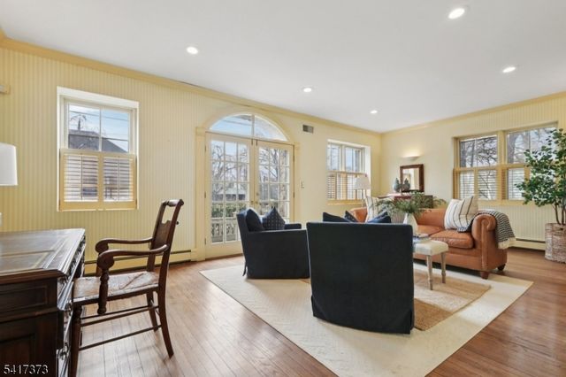 167 Hobart Ave, Millburn Twp., NJ 07078