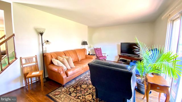 2 SPRING GLEN CT, Cockeysville, MD 21030