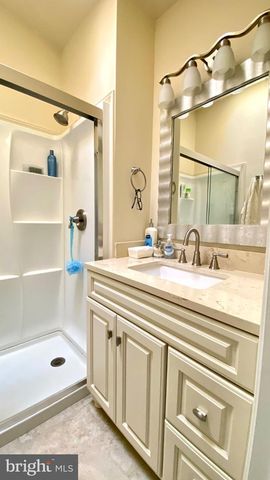 2 SPRING GLEN CT, Cockeysville, MD 21030
