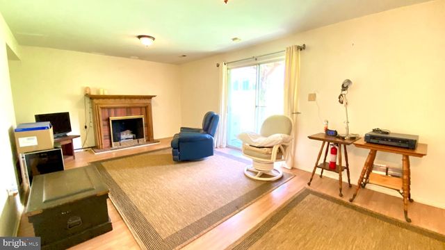 2 SPRING GLEN CT, Cockeysville, MD 21030