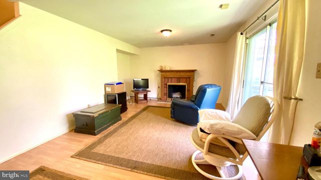 2 SPRING GLEN CT, Cockeysville, MD 21030