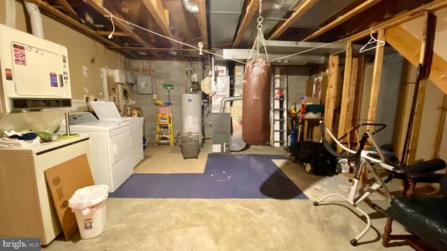 2 SPRING GLEN CT, Cockeysville, MD 21030