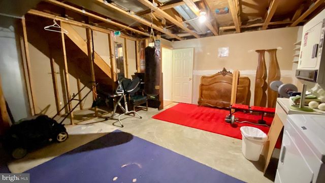2 SPRING GLEN CT, Cockeysville, MD 21030