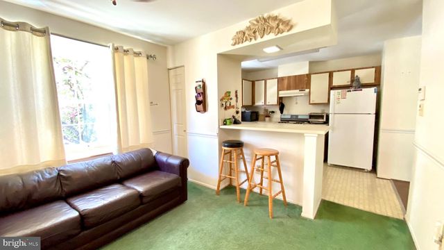 2 SPRING GLEN CT, Cockeysville, MD 21030
