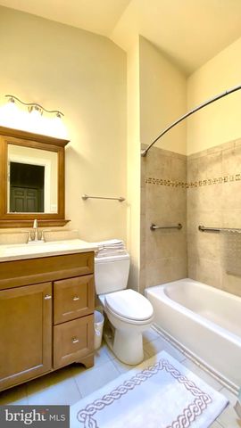 2 SPRING GLEN CT, Cockeysville, MD 21030