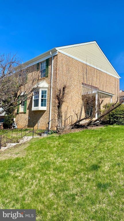 2 SPRING GLEN CT, Cockeysville, MD 21030
