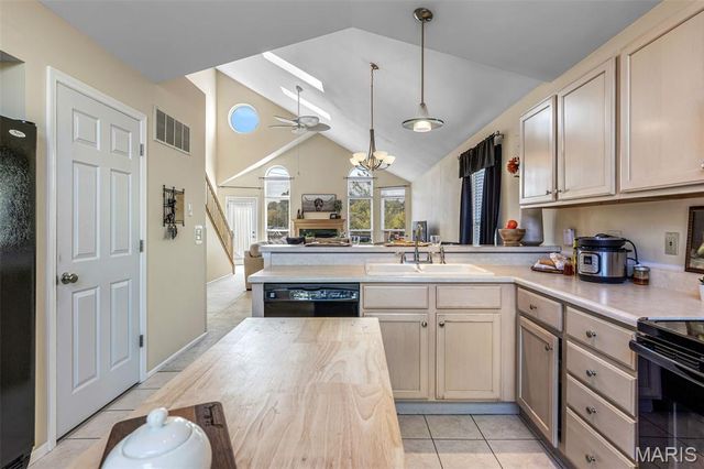 3 Jeremy Court, Arnold, MO 63010