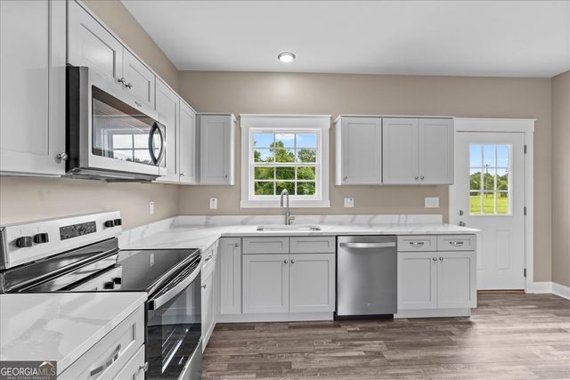 2442 SW Brown Bridge Rd, Dalton, GA 30721