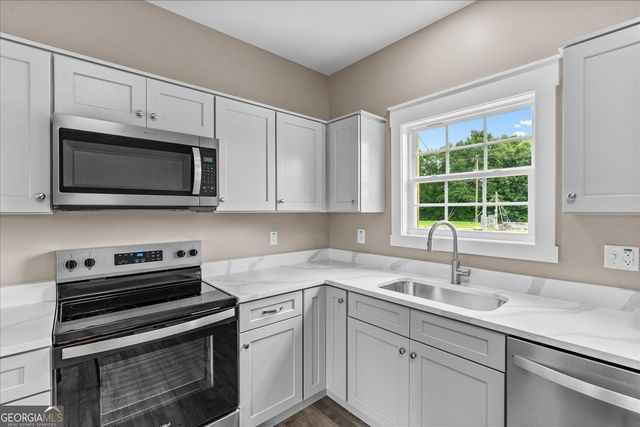 2442 SW Brown Bridge Rd, Dalton, GA 30721