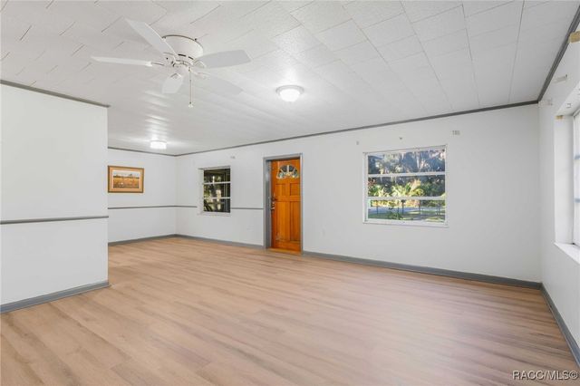 9828 W Orchard Street, Crystal River, FL 34428