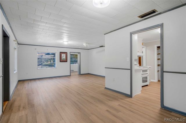 9828 W Orchard Street, Crystal River, FL 34428