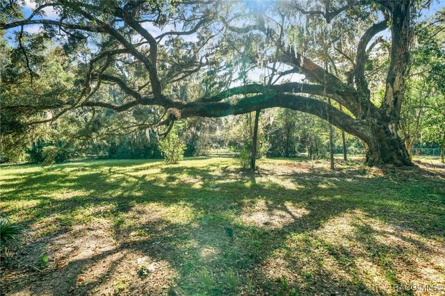 9828 W Orchard Street, Crystal River, FL 34428