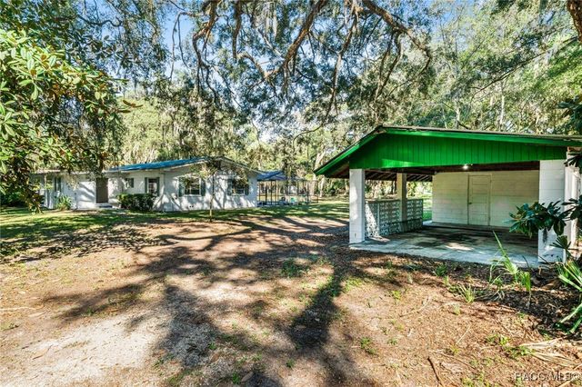 9828 W Orchard Street, Crystal River, FL 34428