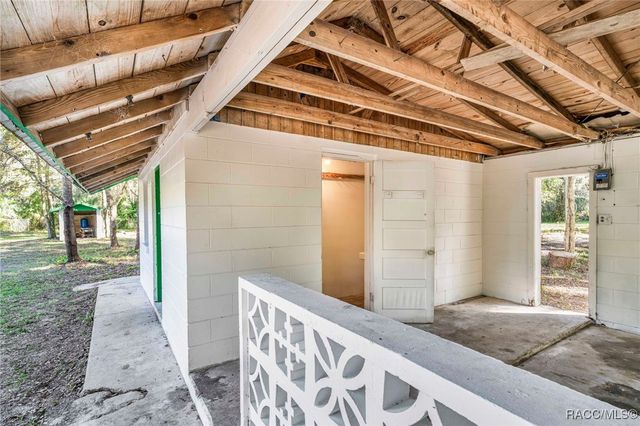 9828 W Orchard Street, Crystal River, FL 34428