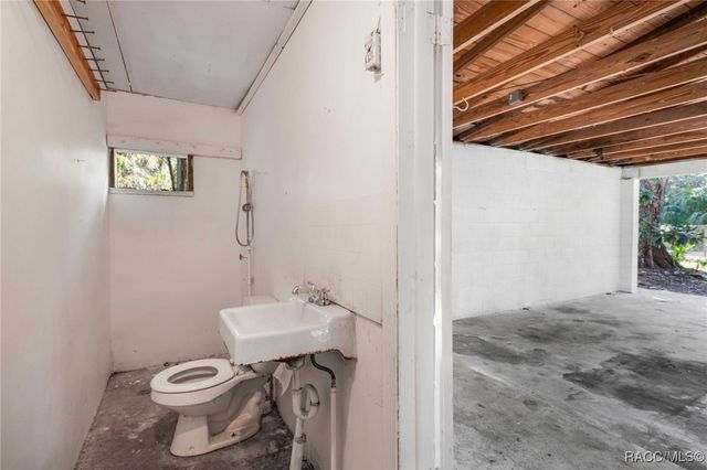 9828 W Orchard Street, Crystal River, FL 34428