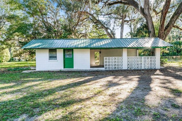 9828 W Orchard Street, Crystal River, FL 34428