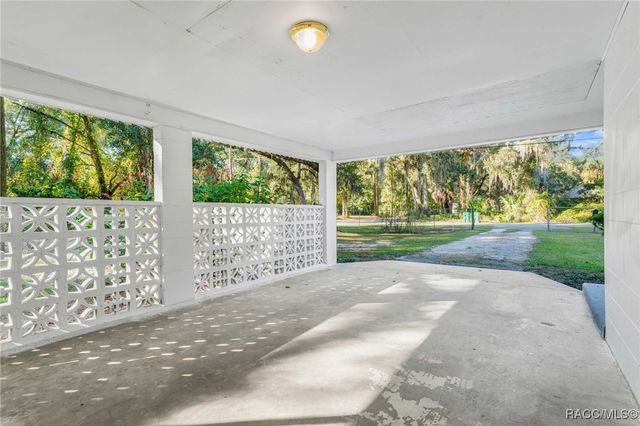 9828 W Orchard Street, Crystal River, FL 34428