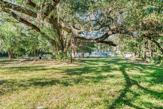 9828 W Orchard Street, Crystal River, FL 34428