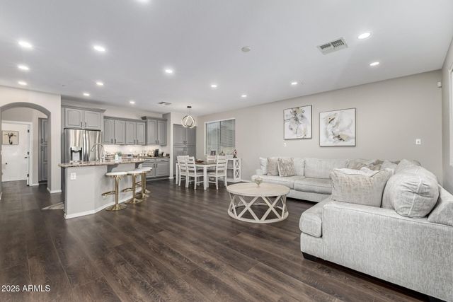 7220 W ASHBY Drive, Peoria, AZ 85383