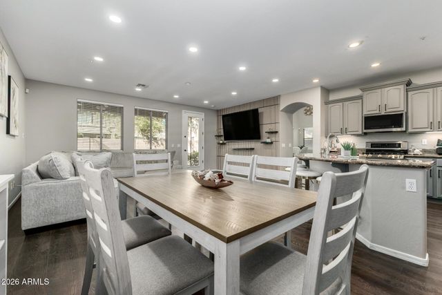 7220 W ASHBY Drive, Peoria, AZ 85383