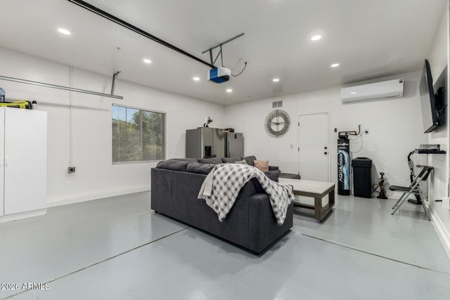 7220 W ASHBY Drive, Peoria, AZ 85383