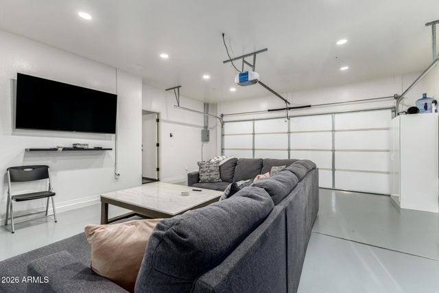 7220 W ASHBY Drive, Peoria, AZ 85383