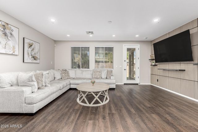 7220 W ASHBY Drive, Peoria, AZ 85383