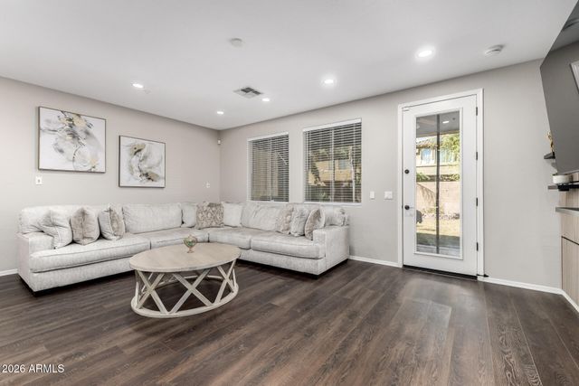 7220 W ASHBY Drive, Peoria, AZ 85383