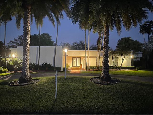 17025 SW 80th Court, Palmetto Bay, FL 33157