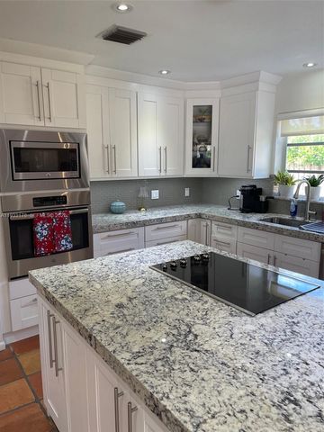 17025 SW 80th Court, Palmetto Bay, FL 33157
