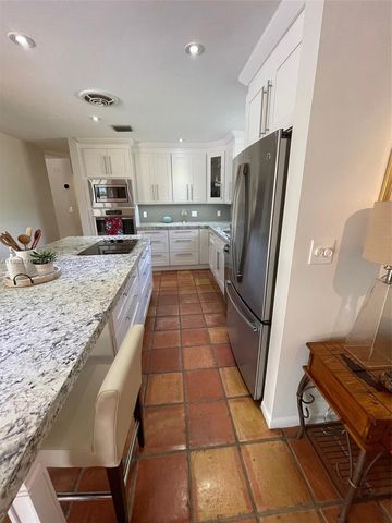 17025 SW 80th Court, Palmetto Bay, FL 33157