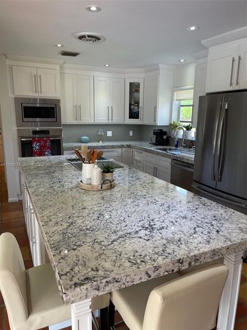 17025 SW 80th Court, Palmetto Bay, FL 33157