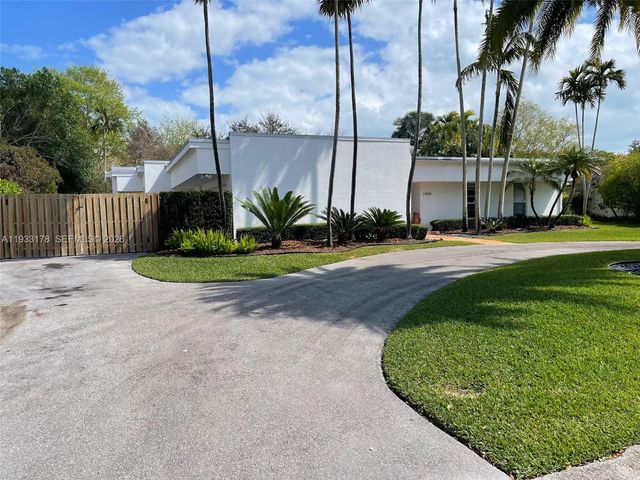 17025 SW 80th Court, Palmetto Bay, FL 33157