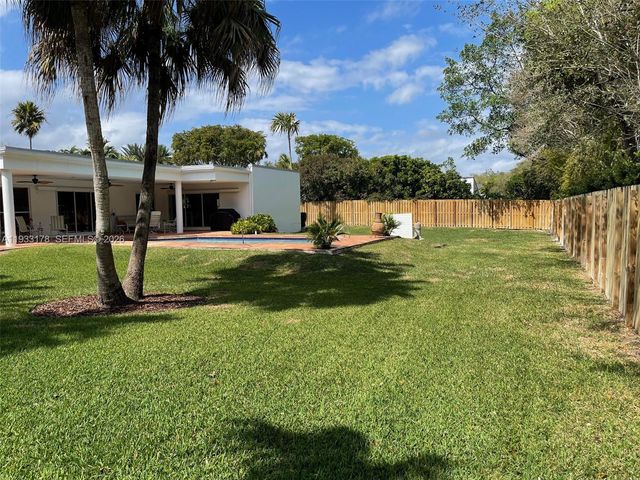 17025 SW 80th Court, Palmetto Bay, FL 33157