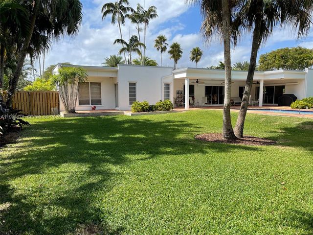 17025 SW 80th Court, Palmetto Bay, FL 33157