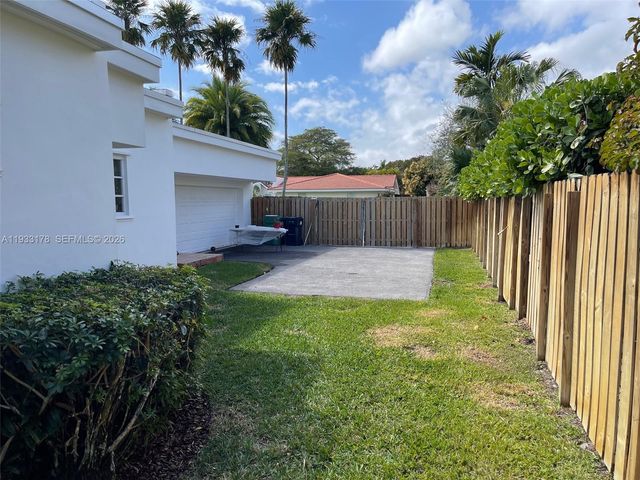 17025 SW 80th Court, Palmetto Bay, FL 33157