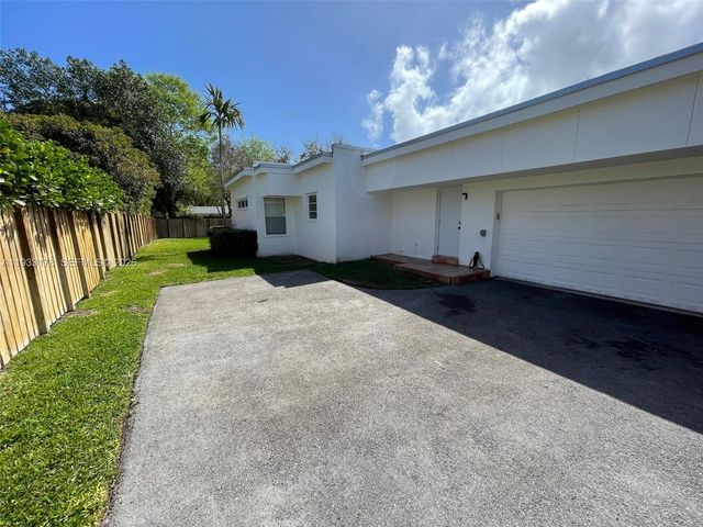 17025 SW 80th Court, Palmetto Bay, FL 33157