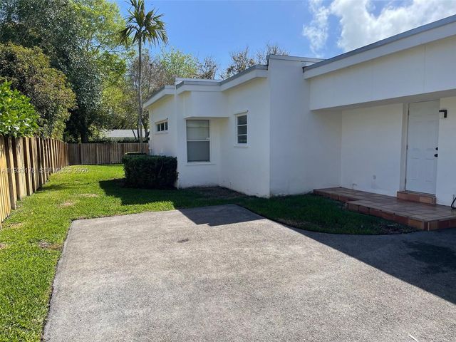 17025 SW 80th Court, Palmetto Bay, FL 33157
