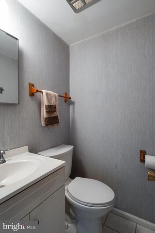 4202 STANBY CT, Alexandria, VA 22312