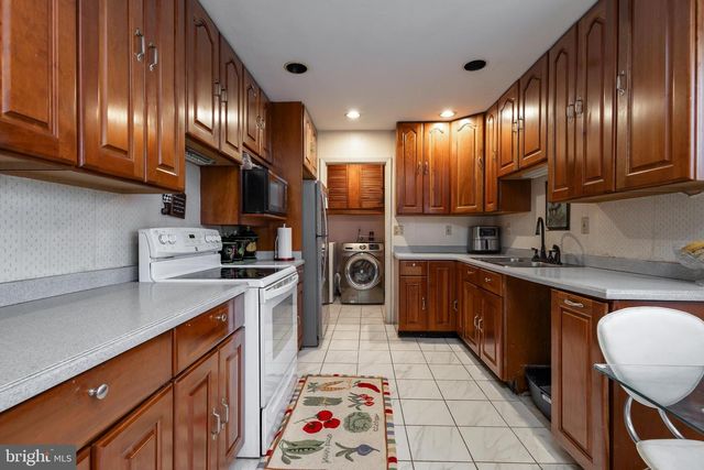 4202 STANBY CT, Alexandria, VA 22312