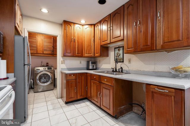 4202 STANBY CT, Alexandria, VA 22312