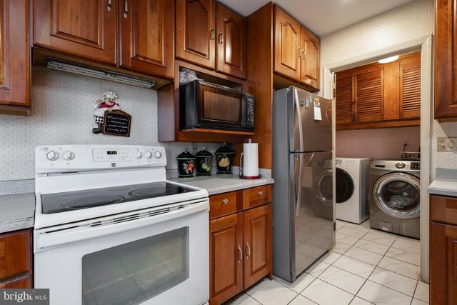 4202 STANBY CT, Alexandria, VA 22312