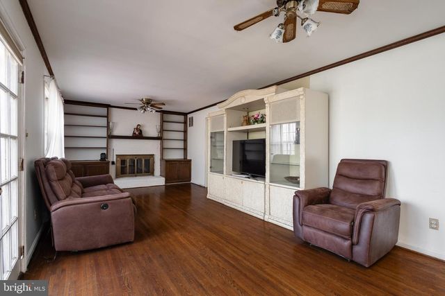 4202 STANBY CT, Alexandria, VA 22312