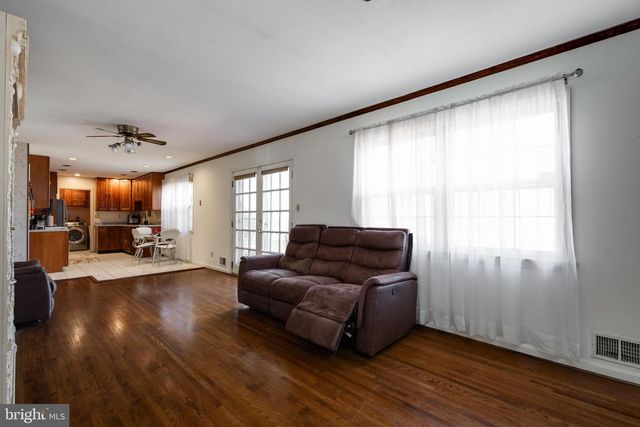 4202 STANBY CT, Alexandria, VA 22312