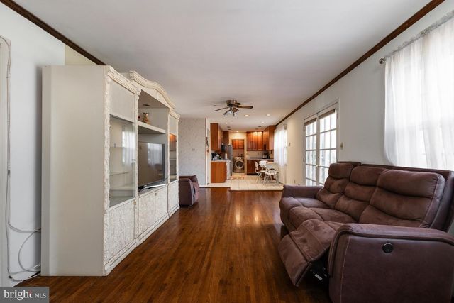 4202 STANBY CT, Alexandria, VA 22312