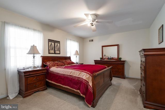 4202 STANBY CT, Alexandria, VA 22312