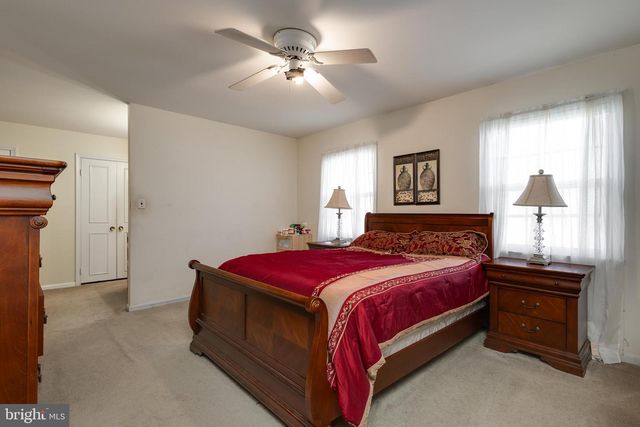 4202 STANBY CT, Alexandria, VA 22312