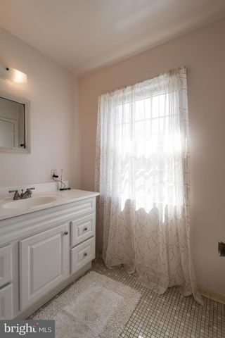 4202 STANBY CT, Alexandria, VA 22312