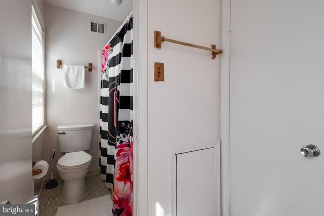 4202 STANBY CT, Alexandria, VA 22312